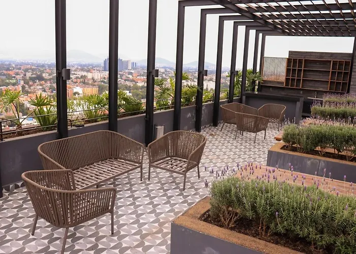 Beautiful Near Hospital Espanol And Squares Apartment
